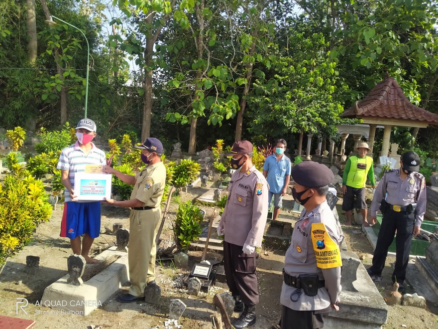 Penyerahan Bantuan Sosial dari KAPOLRES Blitar Kota